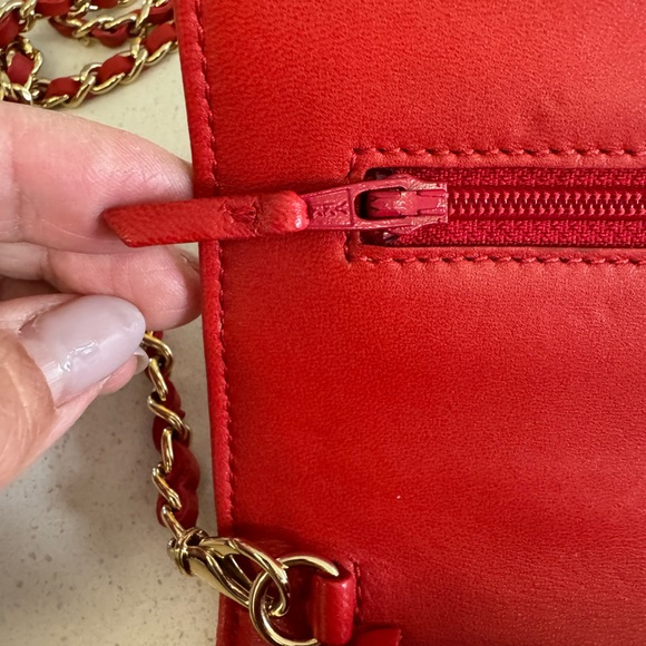 CHANEL golden class wallet on chain red lambskin with gold hardware - Picture 9 of 15